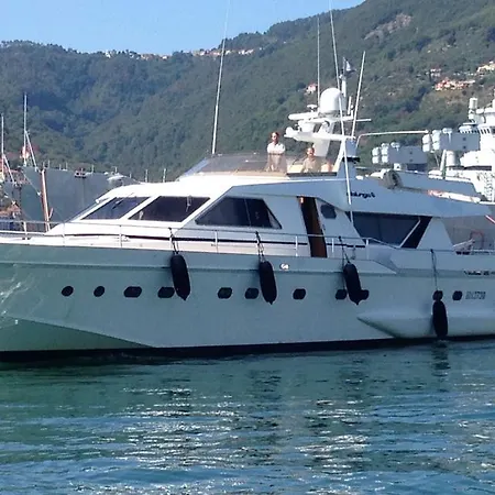 Riviera Boat Botel La Spezia