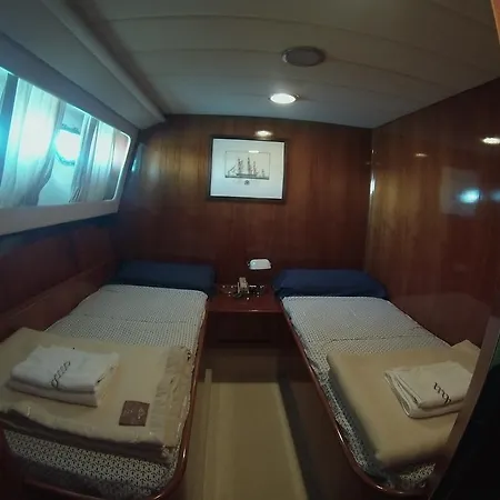 Riviera Boat