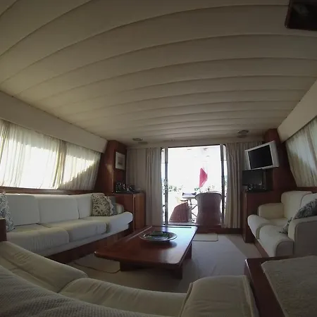 Riviera Boat *