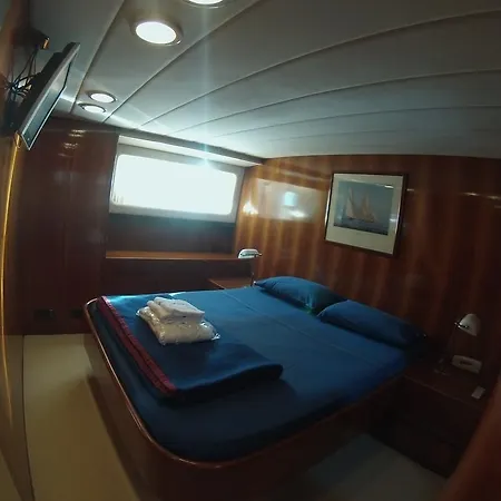 Botel Riviera Boat La Spezia