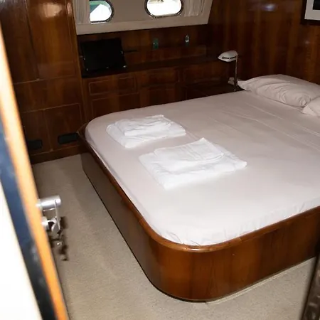 Botel Riviera Boat *